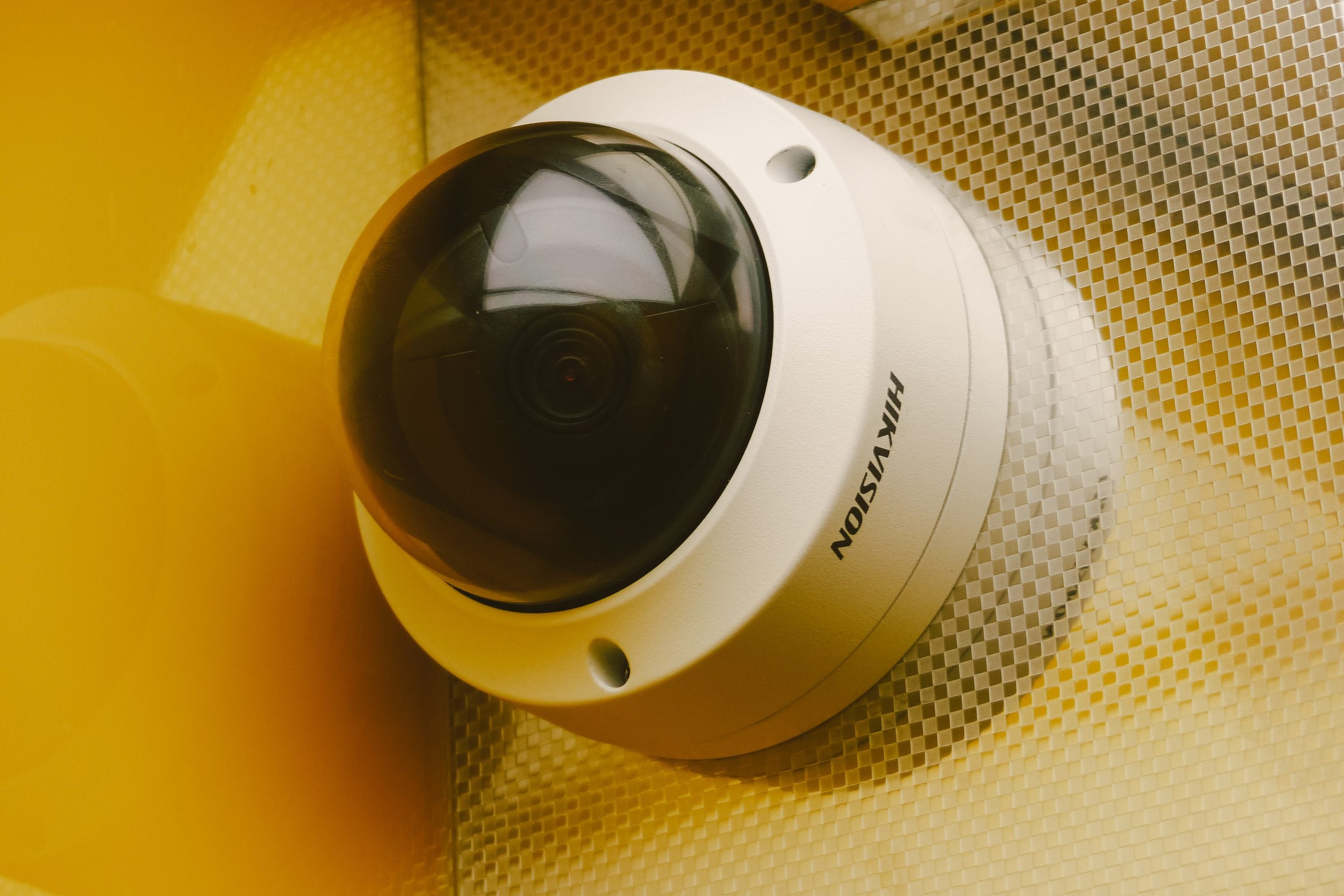 Leia mais sobre o artigo Câmera Inteligente com Alexa: Monitoramento e Conveniência em um Único Dispositivo